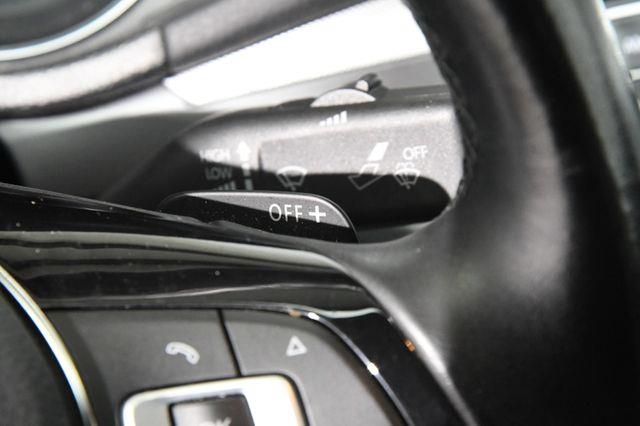 2016 Volkswagen Passat 1.8T R-Line w/Comfort Pkg photo