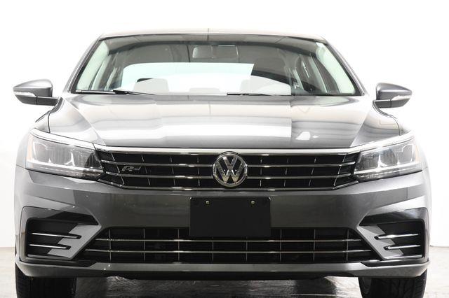 2016 Volkswagen Passat 1.8T R-Line w/Comfort Pkg photo