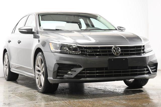 2016 Volkswagen Passat 1.8T R-Line w/Comfort Pkg photo
