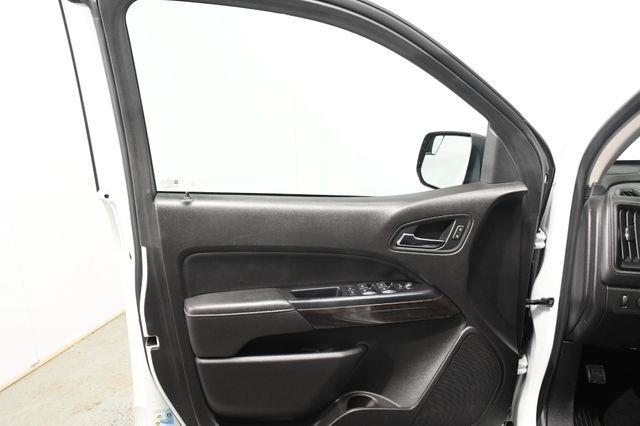 2017 GMC Canyon 4WD SLE photo