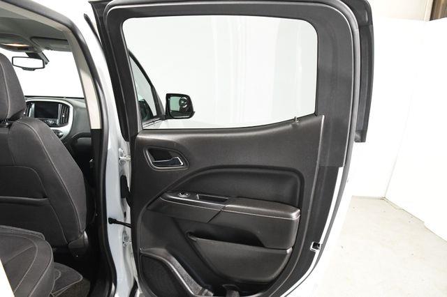 2017 GMC Canyon 4WD SLE photo