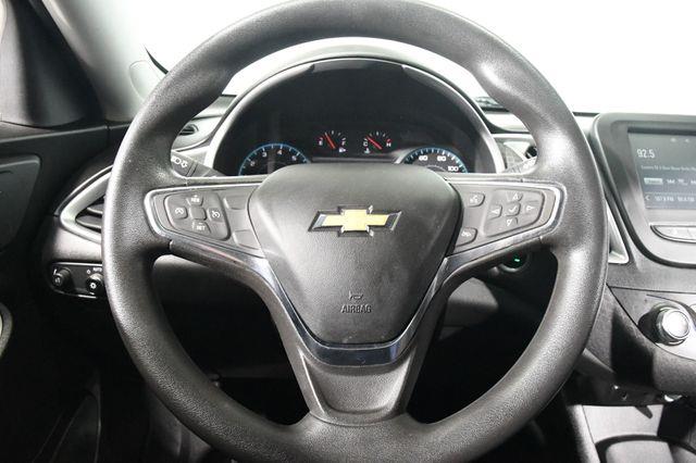 2016 Chevrolet Malibu LS photo