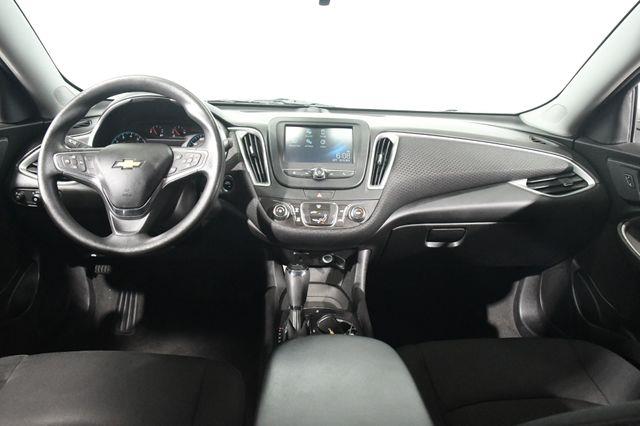 2016 Chevrolet Malibu LS photo