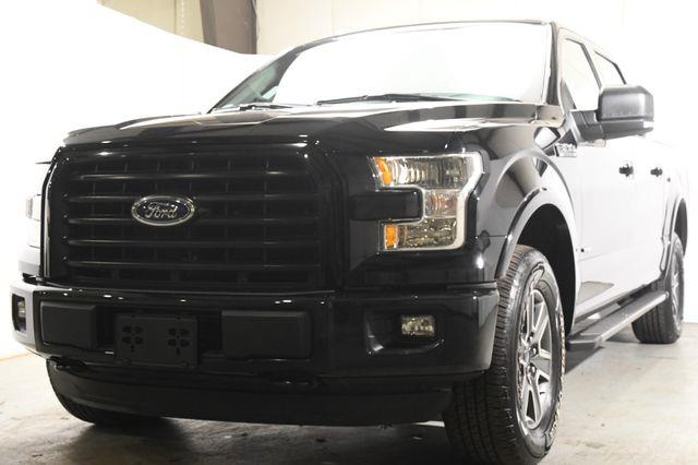 2016 Ford F-150 XLT w/ Full Center Consol/ Nav photo