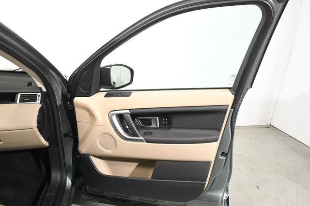2017 Land Rover Discovery Sport HSE photo