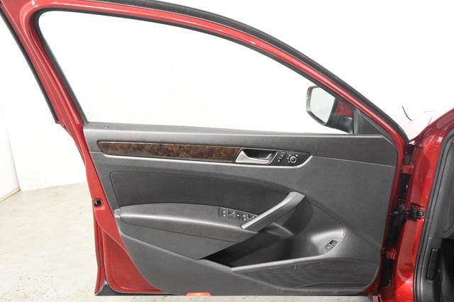 2015 Volkswagen Passat 2.0L TDI SEL Premium photo