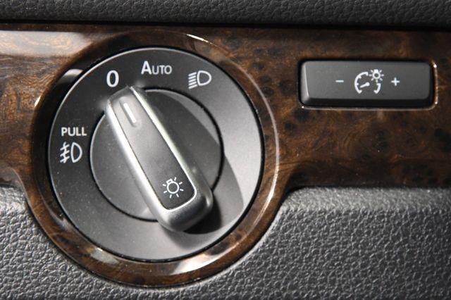 2015 Volkswagen Passat 2.0L TDI SEL Premium photo