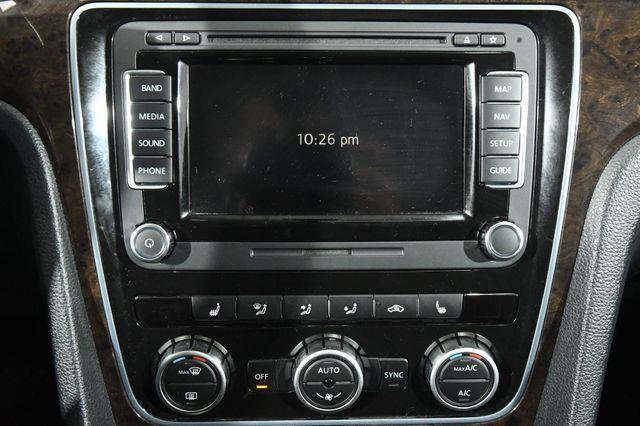 2015 Volkswagen Passat 2.0L TDI SEL Premium photo