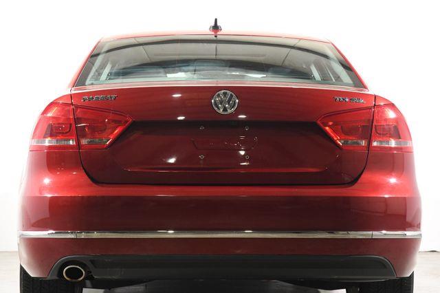 2015 Volkswagen Passat 2.0L TDI SEL Premium photo