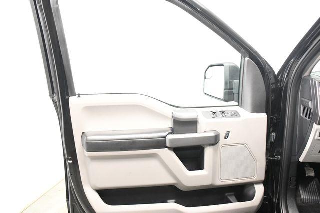 2016 Ford F-150 XLT w/ Heated Seats/ Sunroof / photo