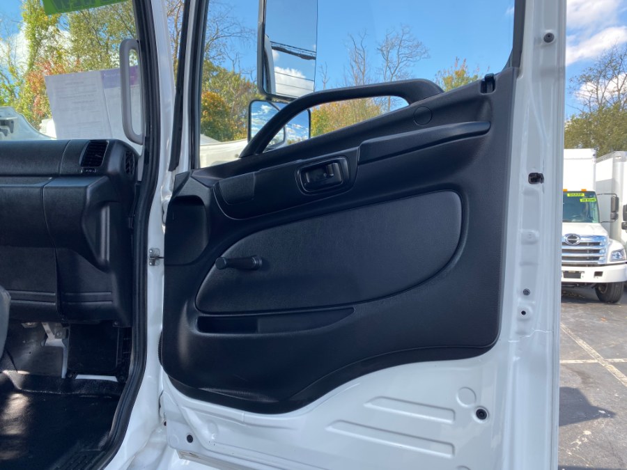 2016 Hino 268 Box Truck photo