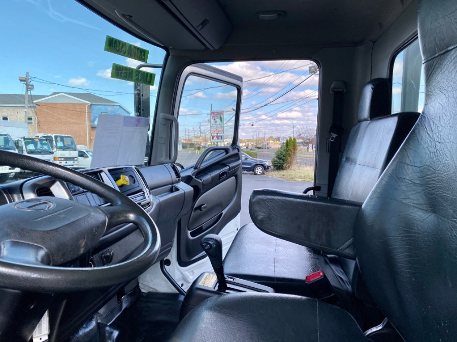 2016 Hino 268 Box Truck photo