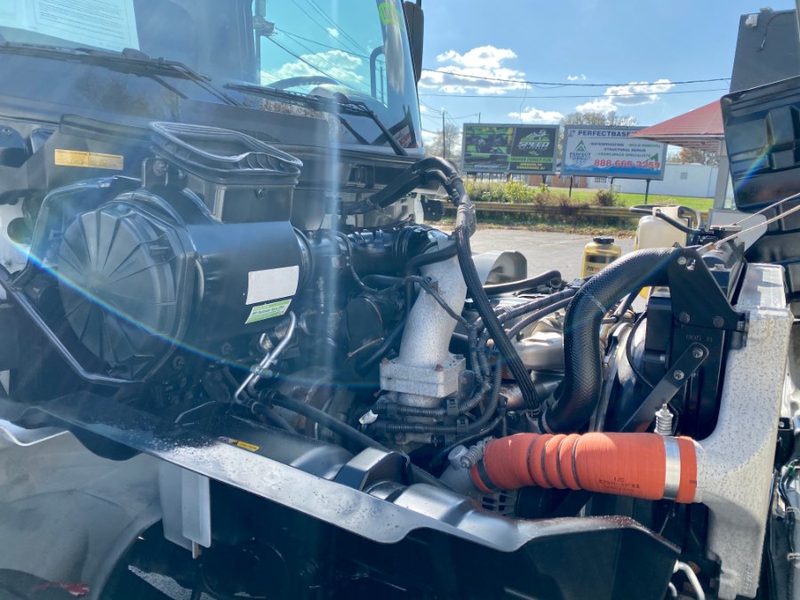 2016 Hino 268 Box Truck photo