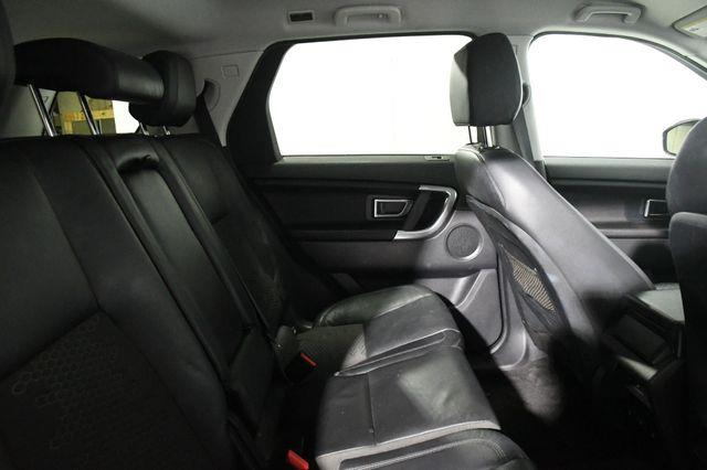 2016 Land Rover Discovery Sport SE photo