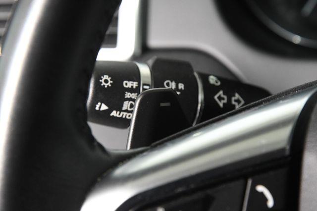 2016 Land Rover Discovery Sport SE photo