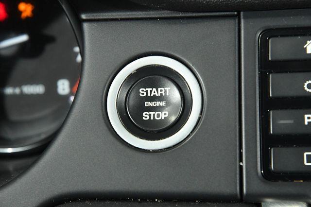 2016 Land Rover Discovery Sport SE photo