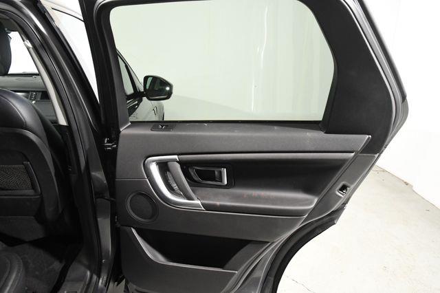 2016 Land Rover Discovery Sport SE photo
