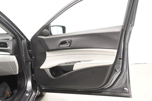 2017 Acura ILX w/Technology Plus Pkg photo