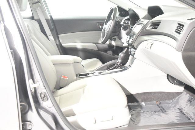 2017 Acura ILX w/Technology Plus Pkg photo