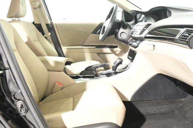 2017 Honda Accord LX photo