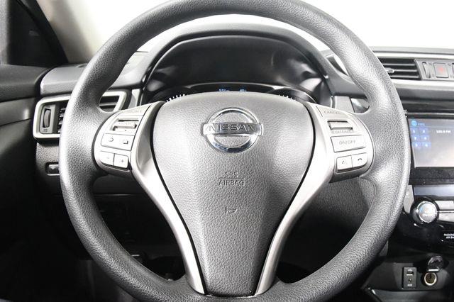 2016 Nissan Rogue SV w/ Nav & Blind Spot photo