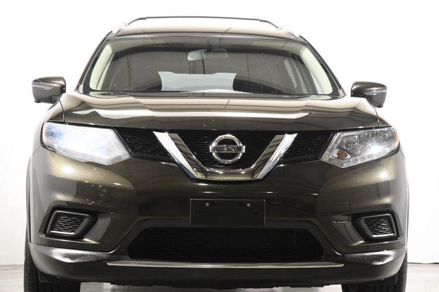 2016 Nissan Rogue SV w/ Nav & Blind Spot photo