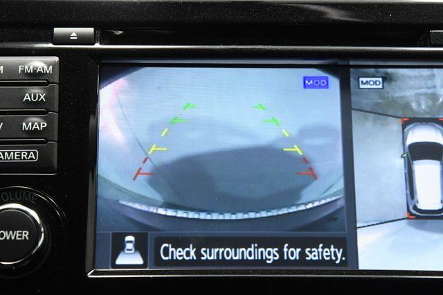2016 Nissan Rogue SV w/ Nav & Blind Spot photo