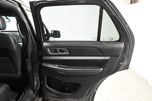 2017 Ford Explorer XLT photo