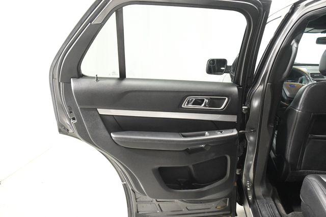 2017 Ford Explorer XLT photo