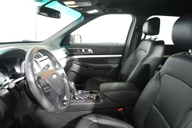 2017 Ford Explorer XLT photo