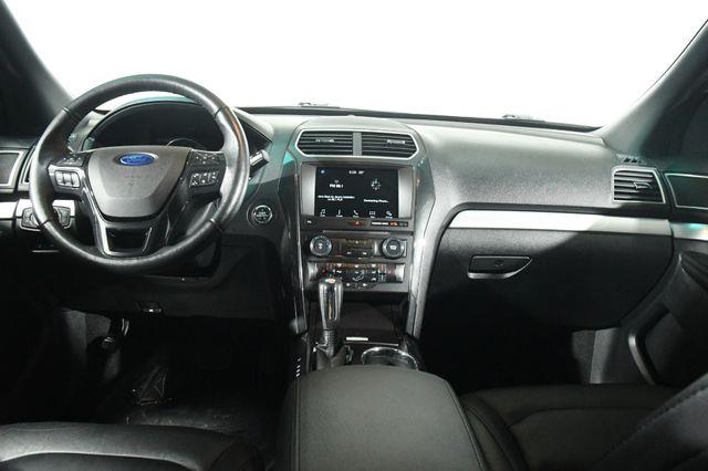 2017 Ford Explorer XLT photo