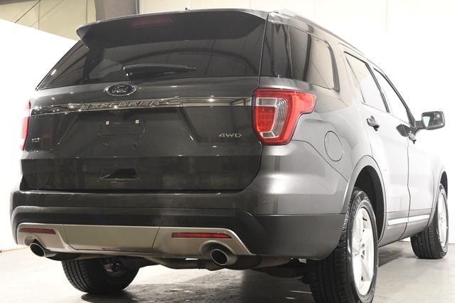 2017 Ford Explorer XLT photo