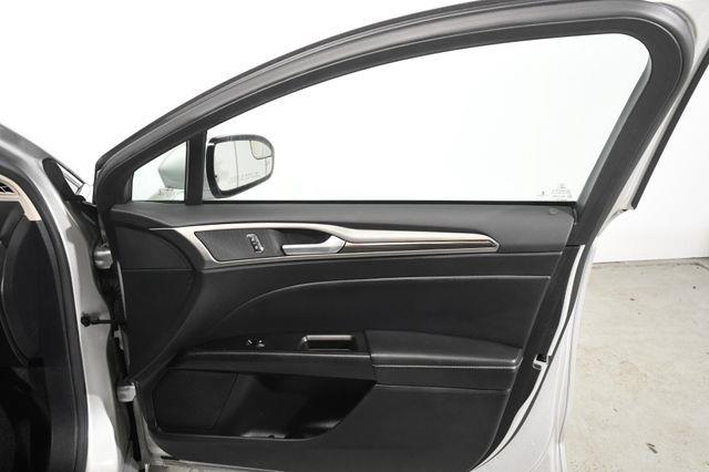 2017 Ford Fusion Energi SE photo