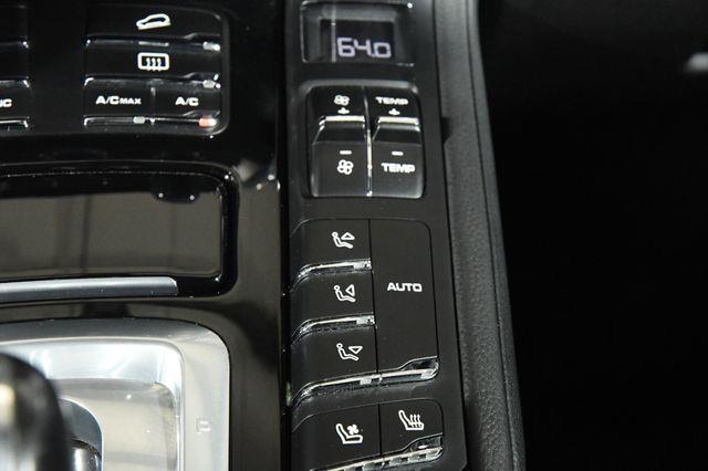 2016 Porsche Cayenne Navigation/ Blind Spot/ Heated photo