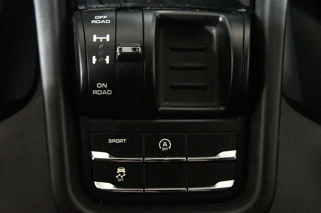 2016 Porsche Cayenne Navigation/ Blind Spot/ Heated photo