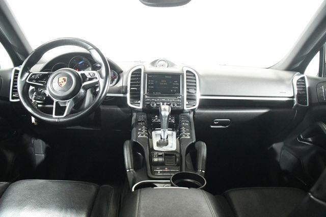 2016 Porsche Cayenne Navigation/ Blind Spot/ Heated photo