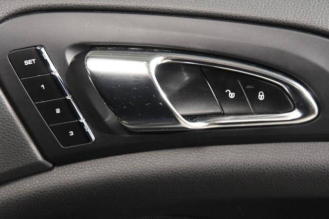 2016 Porsche Cayenne Navigation/ Blind Spot/ Heated photo