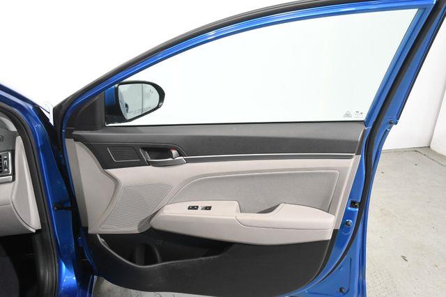 2017 Hyundai Elantra SE photo