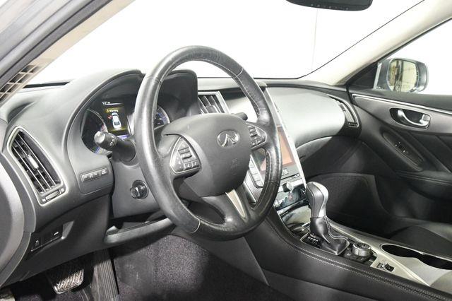 2016 Infiniti Q50 3.0t Premium Plus w/ Navigatio photo