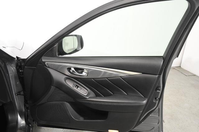 2016 Infiniti Q50 3.0t Premium Plus w/ Navigatio photo