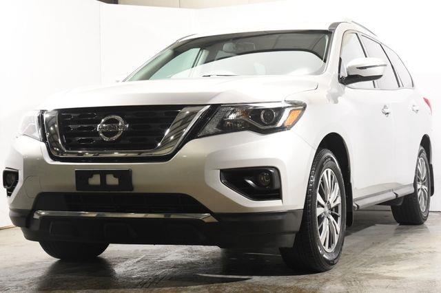 The 2017 Nissan Pathfinder SV w/ Heated Seats photos