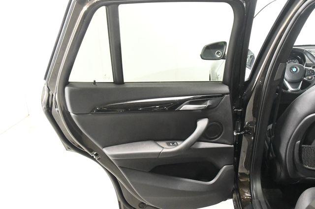 2017 BMW X1 xDrive28i SUV photo