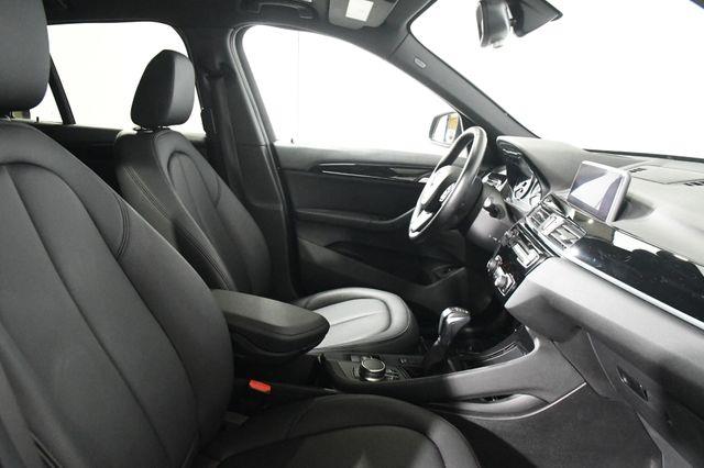 2017 BMW X1 xDrive28i SUV photo