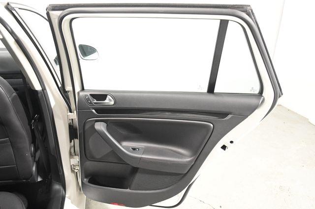 2012 Volkswagen Jetta SportWagen TDI photo