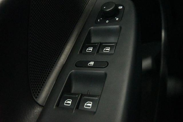 2012 Volkswagen Jetta SportWagen TDI photo