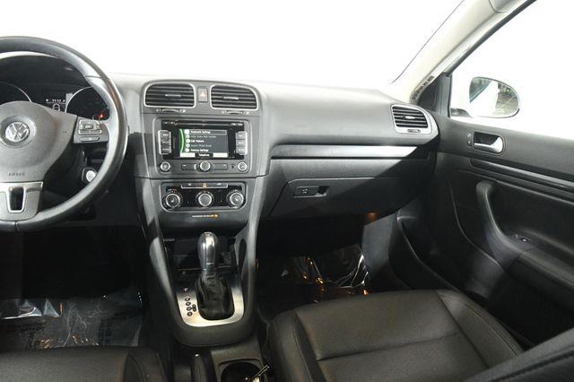 2012 Volkswagen Jetta SportWagen TDI photo