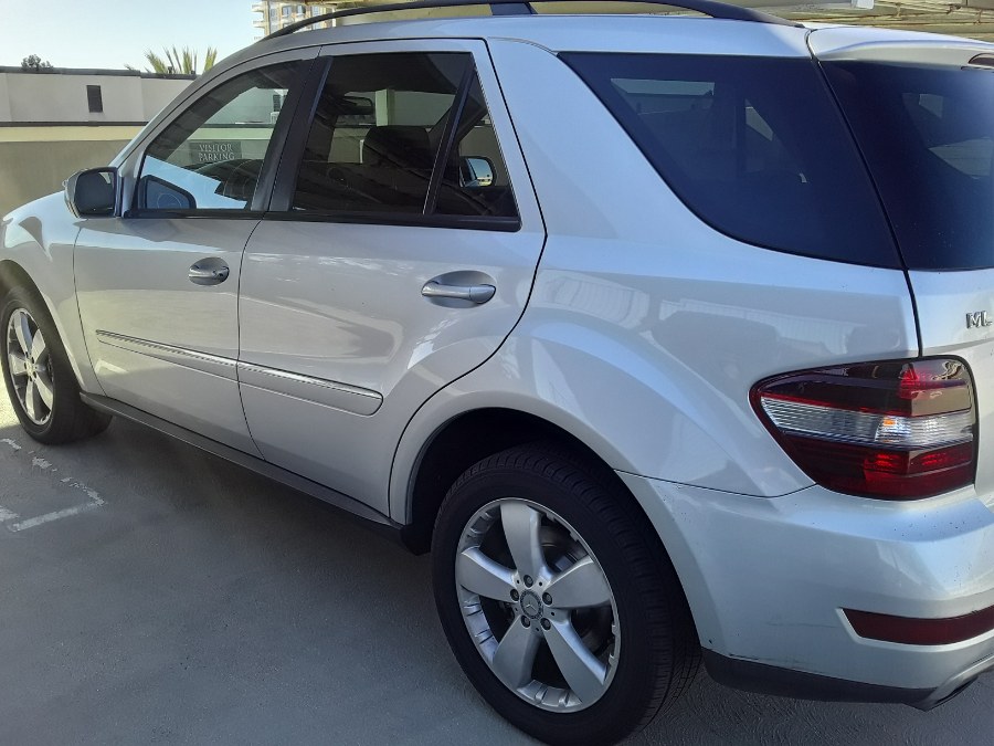 2009 Mercedes-Benz M-Class ML350 photo