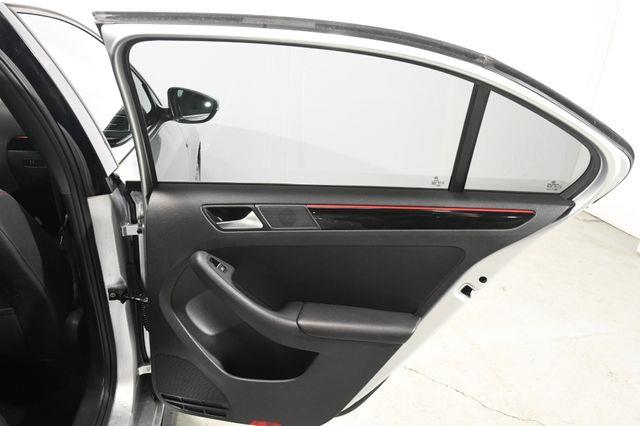 2016 Volkswagen Jetta 2.0T GLI SE photo