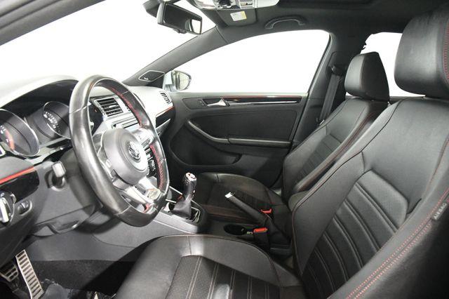 2016 Volkswagen Jetta 2.0T GLI SE photo