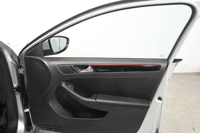 2016 Volkswagen Jetta 2.0T GLI SE photo